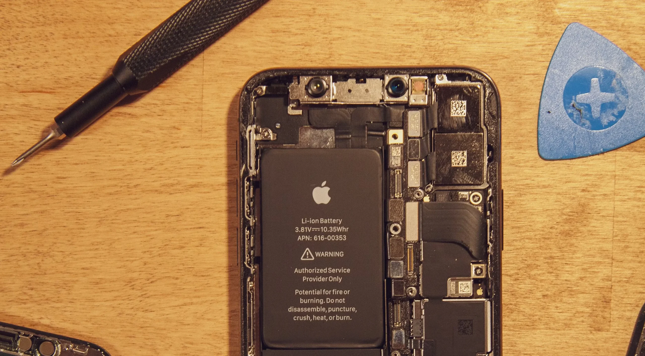 OEM vs aftermarket phone parts
